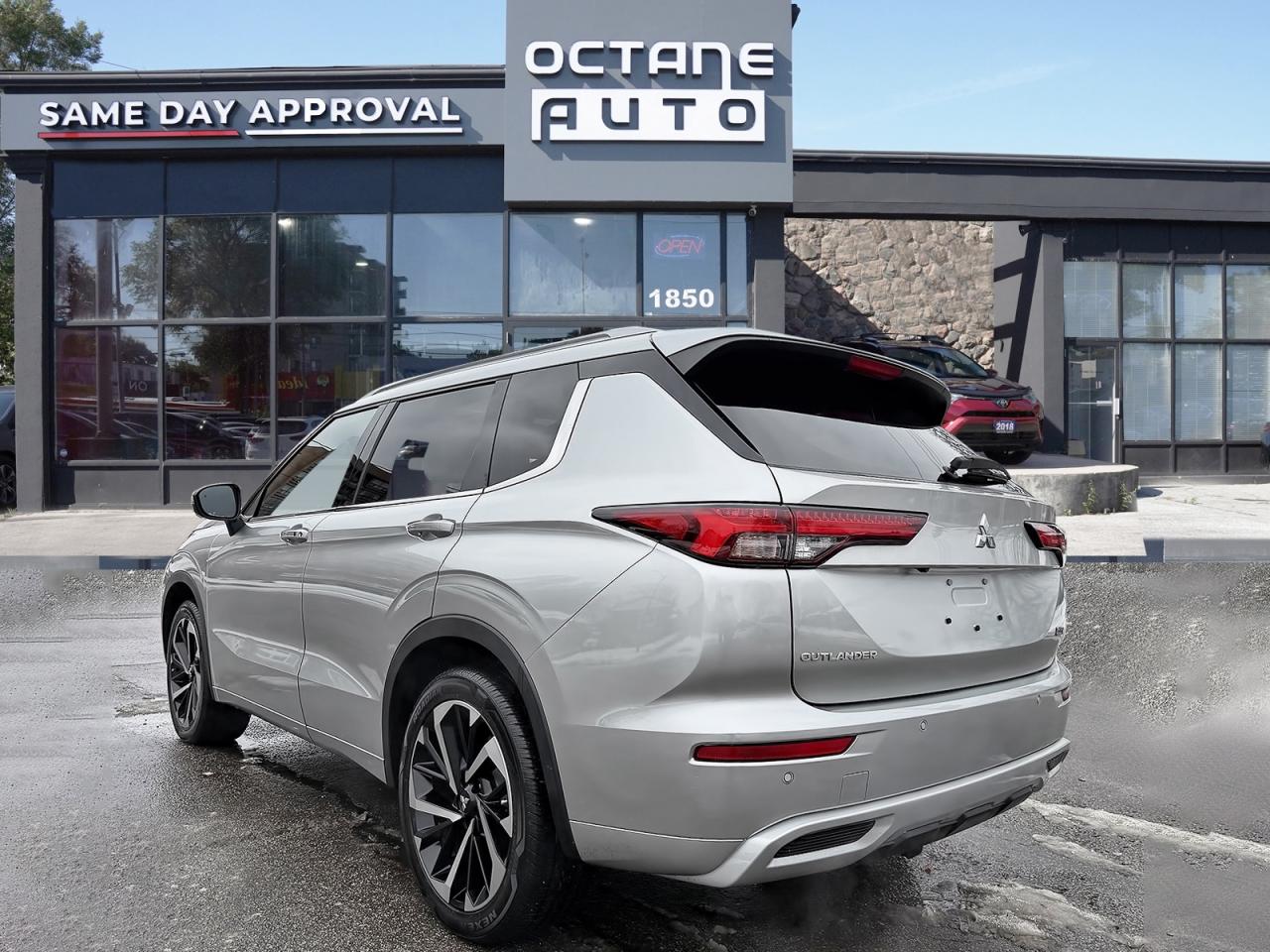 2022 Mitsubishi Outlander GT 4WD Photo3