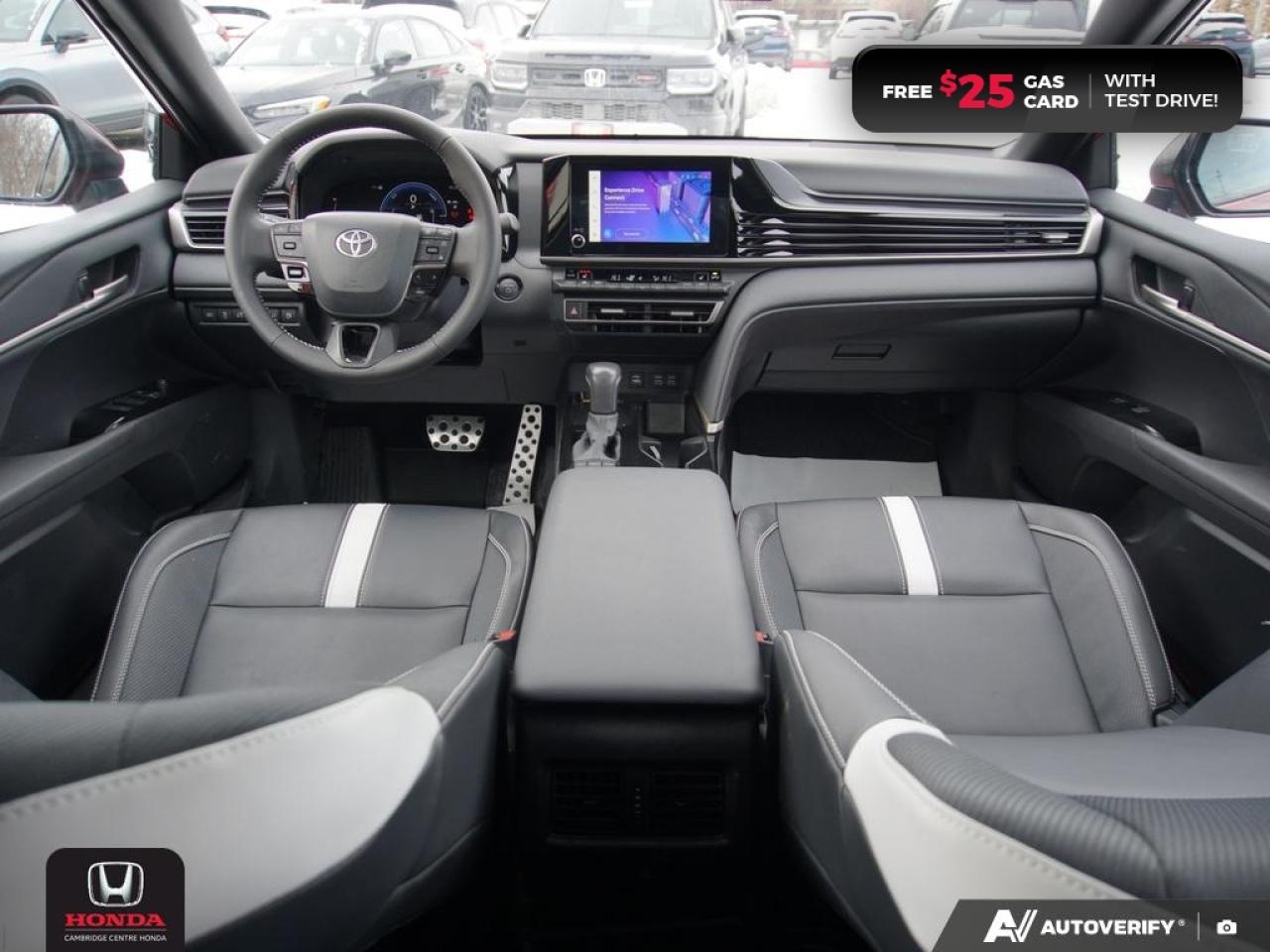 2025 Toyota Camry SE HYBRID VEHICLE! Photo