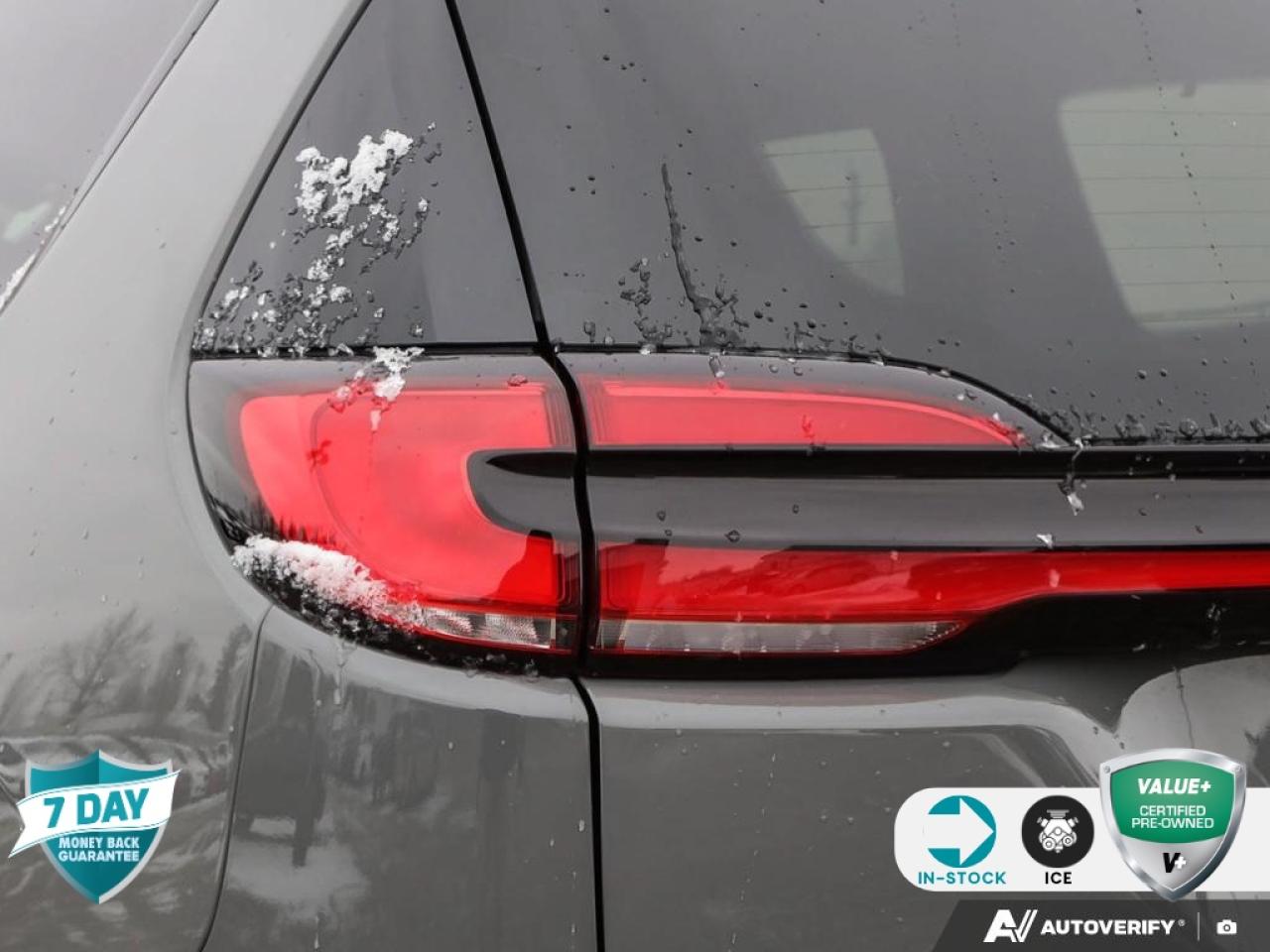 2025 Chrysler Pacifica Limited VENTED/HEATED LEATHER SEATS | POWER SUNROOF Photo