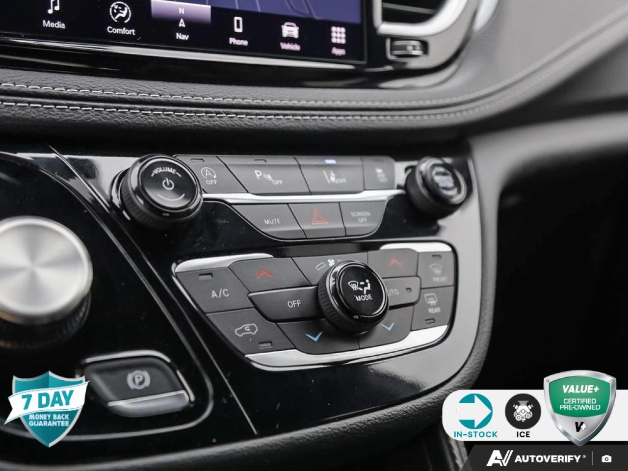 2025 Chrysler Pacifica Limited VENTED/HEATED LEATHER SEATS | POWER SUNROOF Photo