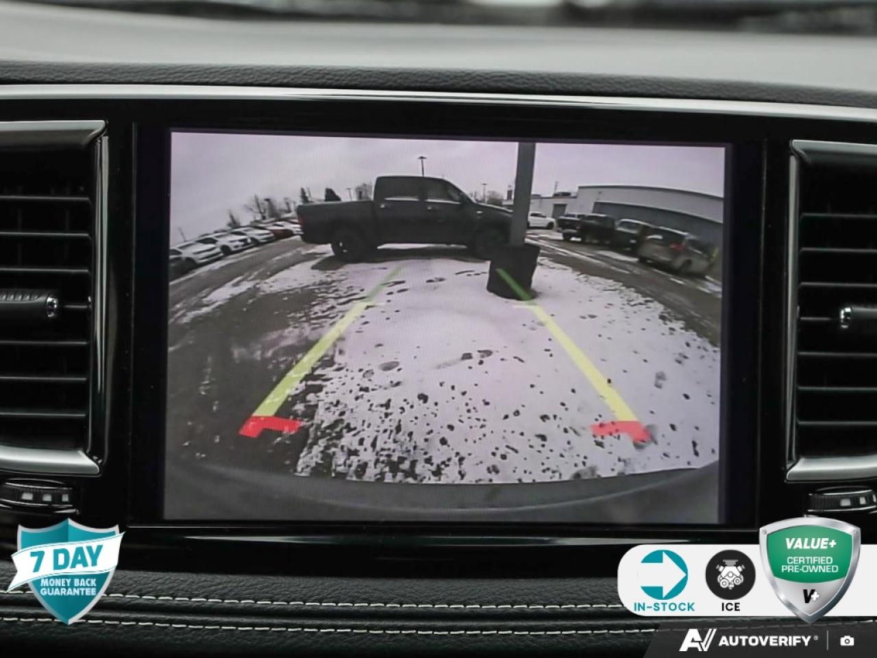 2025 Chrysler Pacifica Limited VENTED/HEATED LEATHER SEATS | POWER SUNROOF Photo