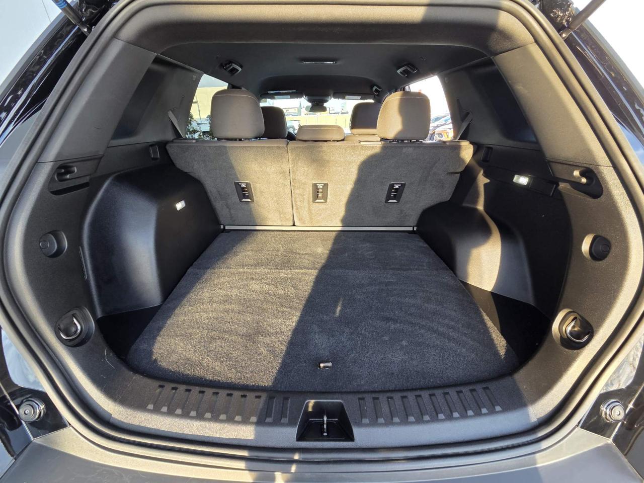 2025 Chevrolet Equinox LT One Owner | FWD | Midnight Edition | 19" Wheels Photo