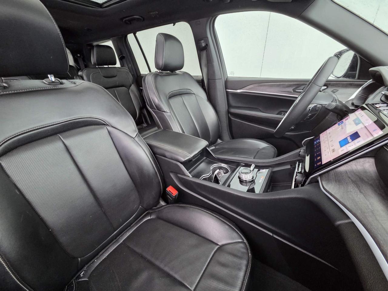 2024 Jeep Grand Cherokee L Limited One Owner | Leather | Navigation | Sunroof | 20" Wheels Photo