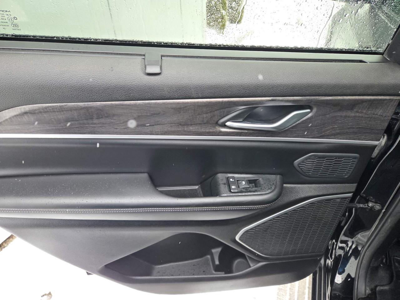 2024 Jeep Grand Cherokee L Limited One Owner | Leather | Navigation | Sunroof | 20" Wheels Photo