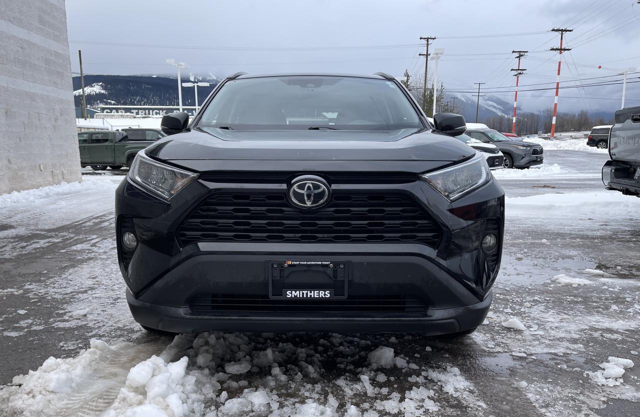 2021 Toyota RAV4 XLE Photo4