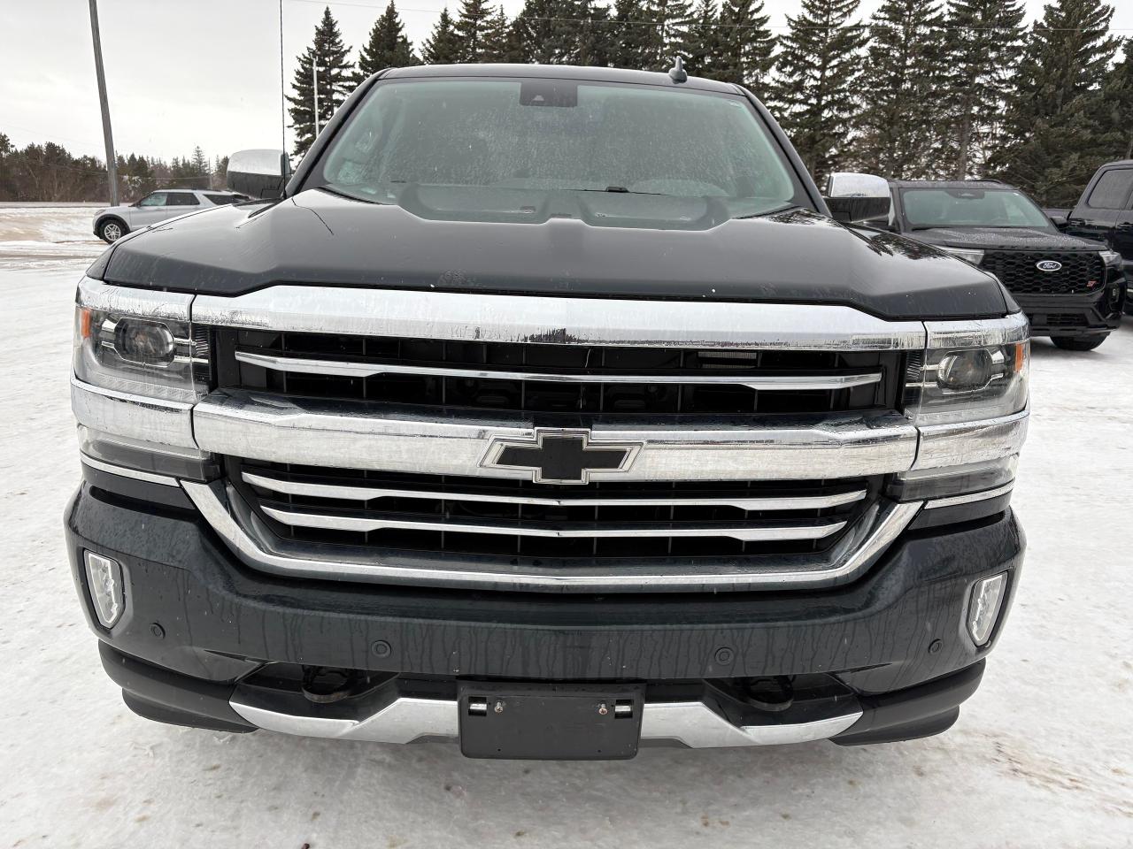 2018 Chevrolet Silverado 1500 HIGH COUNTRY 4WD Crew Cab 143.5 Photo2