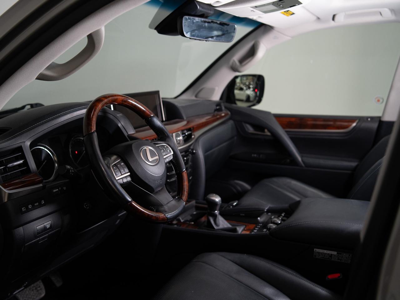 2016 Lexus LX 570 7 PASS | REAR ENTERTAINMENT | SUNROOF Photo