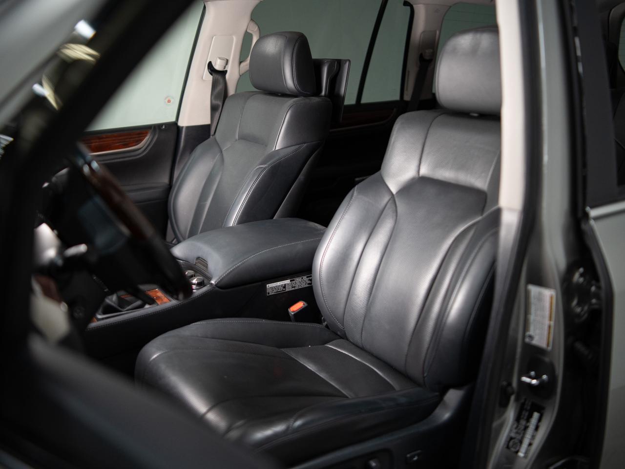 2016 Lexus LX 570 7 PASS | REAR ENTERTAINMENT | SUNROOF Photo