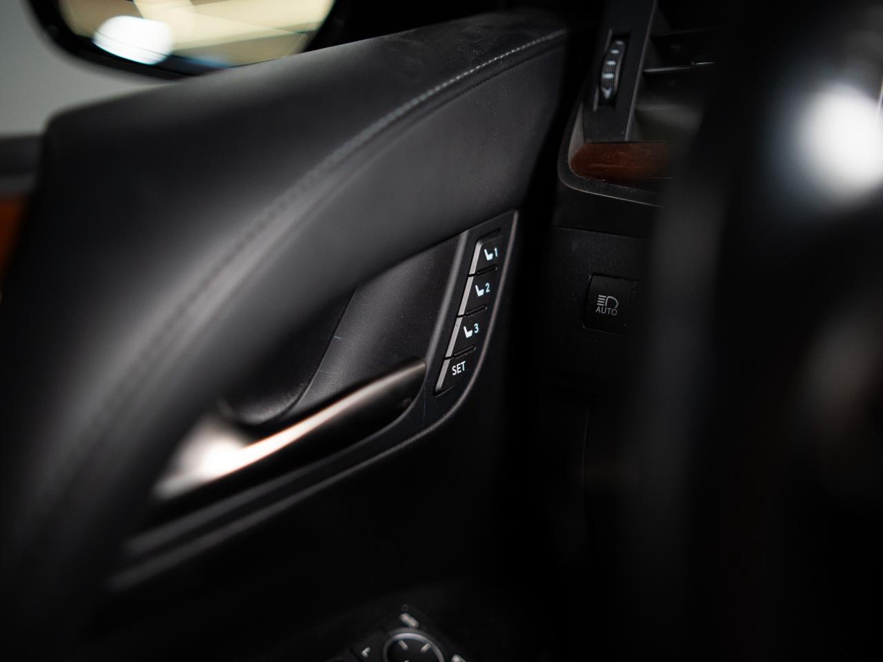 2016 Lexus LX 570 7 PASS | REAR ENTERTAINMENT | SUNROOF Photo