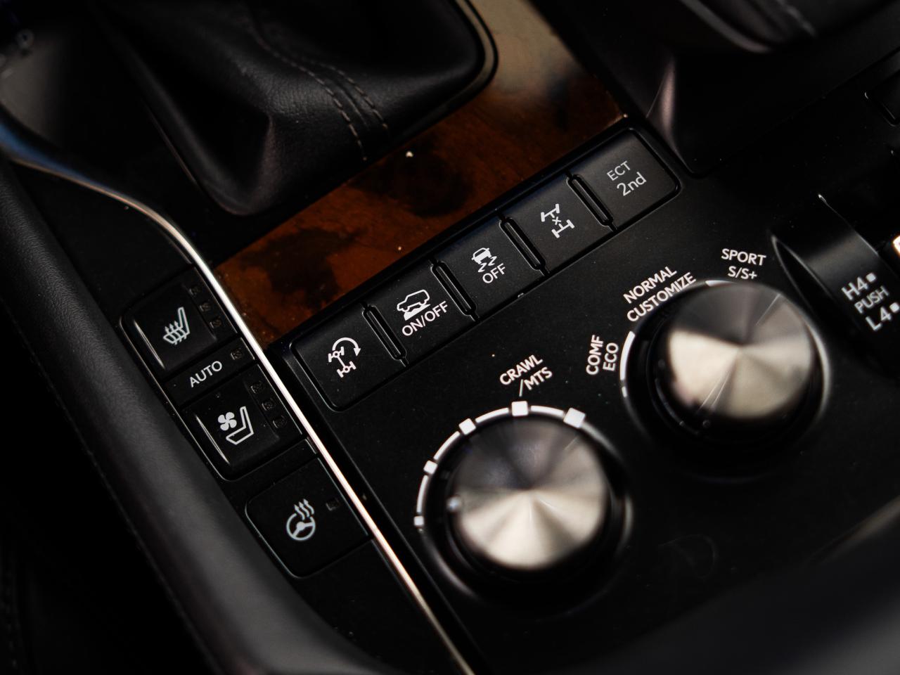 2016 Lexus LX 570 7 PASS | REAR ENTERTAINMENT | SUNROOF Photo