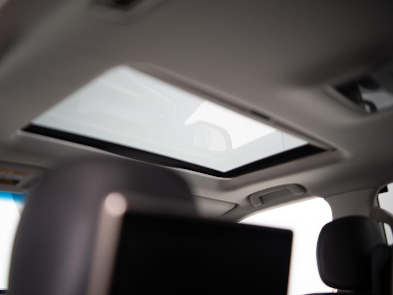2016 Lexus LX 570 7 PASS | REAR ENTERTAINMENT | SUNROOF Photo