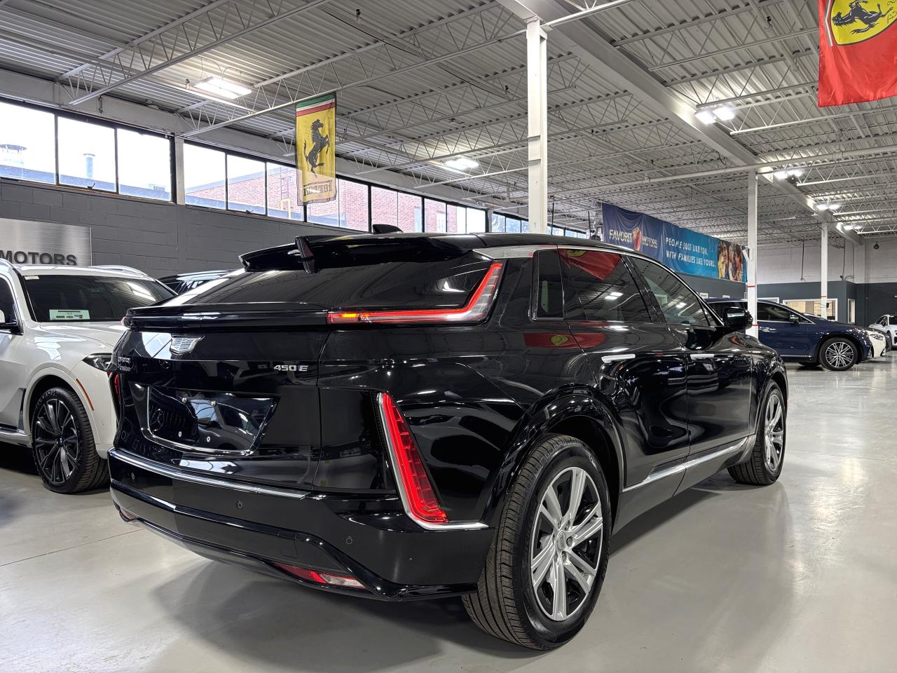 2024 Cadillac LYRIQ Tech|1SA|RWD|CLUSTERNAV|FULLPANOROOF|LEATHER|CAM|+ Photo