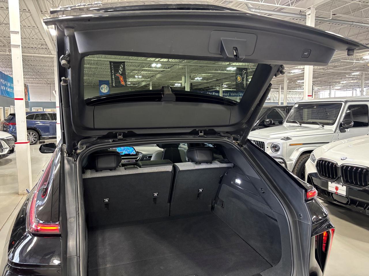 2024 Cadillac LYRIQ Tech|1SA|RWD|CLUSTERNAV|FULLPANOROOF|LEATHER|CAM|+ Photo