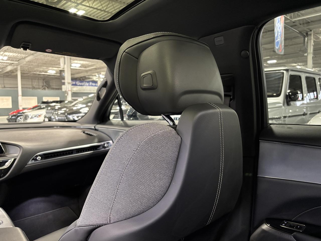 2024 Cadillac LYRIQ Tech|1SA|RWD|CLUSTERNAV|FULLPANOROOF|LEATHER|CAM|+ Photo