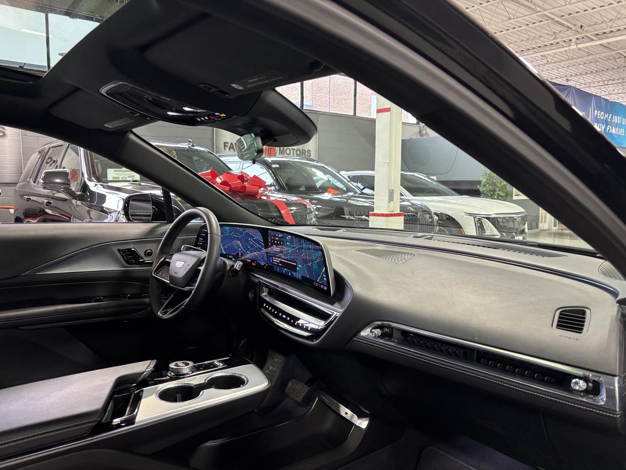 2024 Cadillac LYRIQ Tech|1SA|RWD|CLUSTERNAV|FULLPANOROOF|LEATHER|CAM|+ Photo