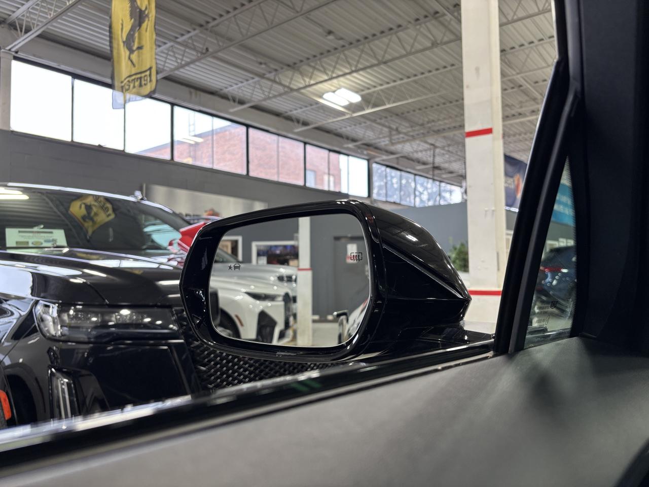 2024 Cadillac LYRIQ Tech|1SA|RWD|CLUSTERNAV|FULLPANOROOF|LEATHER|CAM|+ Photo