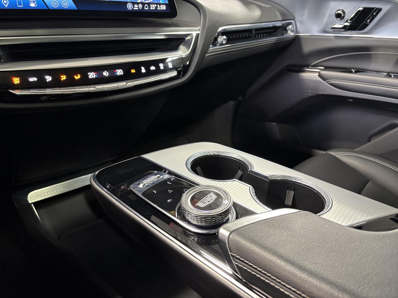 2024 Cadillac LYRIQ Tech|1SA|RWD|CLUSTERNAV|FULLPANOROOF|LEATHER|CAM|+ Photo