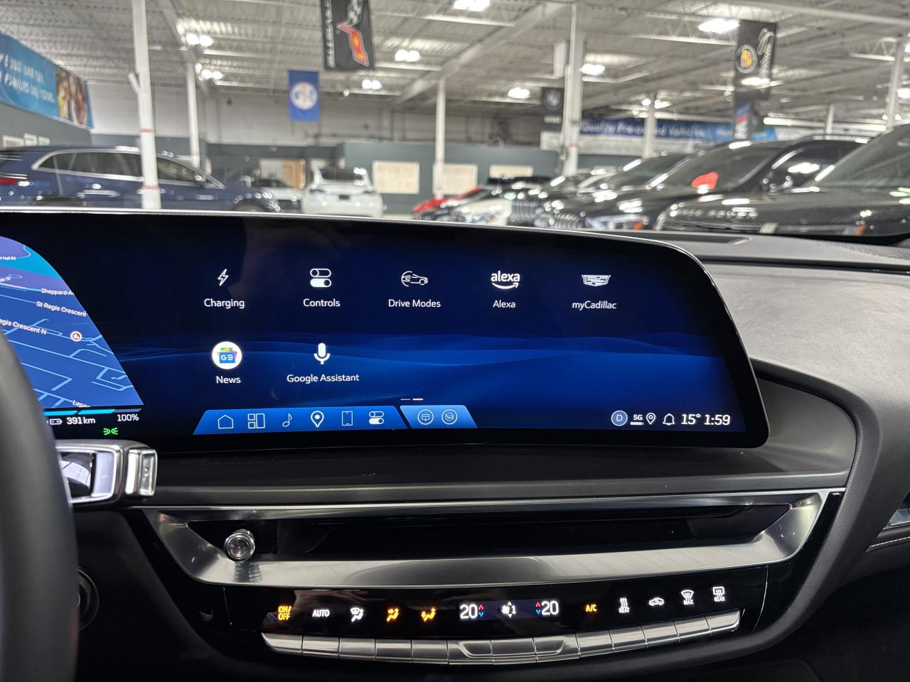 2024 Cadillac LYRIQ Tech|1SA|RWD|CLUSTERNAV|FULLPANOROOF|LEATHER|CAM|+ Photo