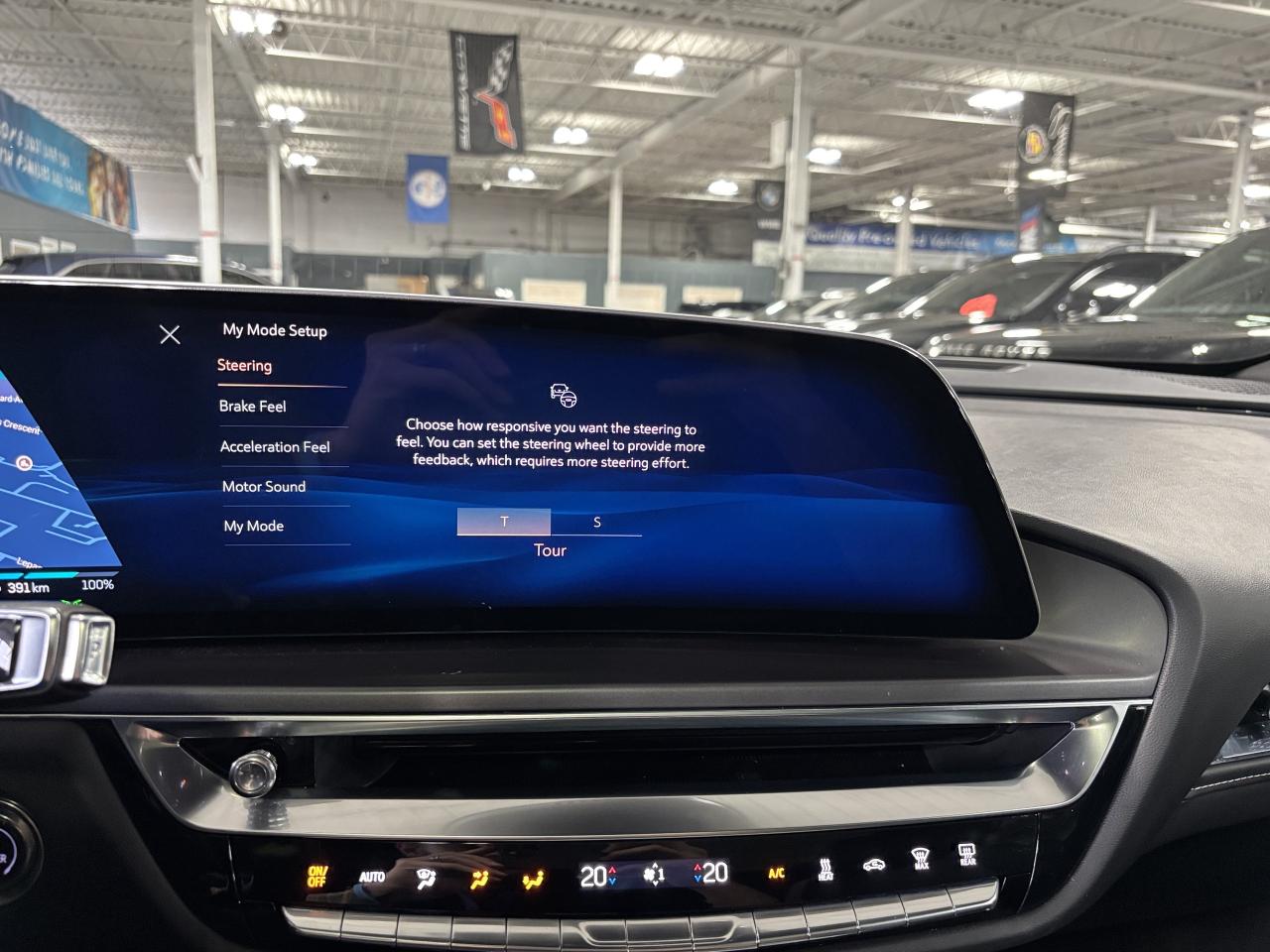 2024 Cadillac LYRIQ Tech|1SA|RWD|CLUSTERNAV|FULLPANOROOF|LEATHER|CAM|+ Photo