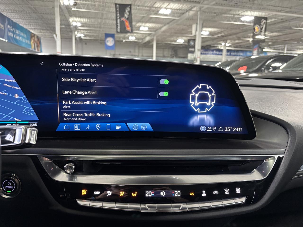 2024 Cadillac LYRIQ Tech|1SA|RWD|CLUSTERNAV|FULLPANOROOF|LEATHER|CAM|+ Photo