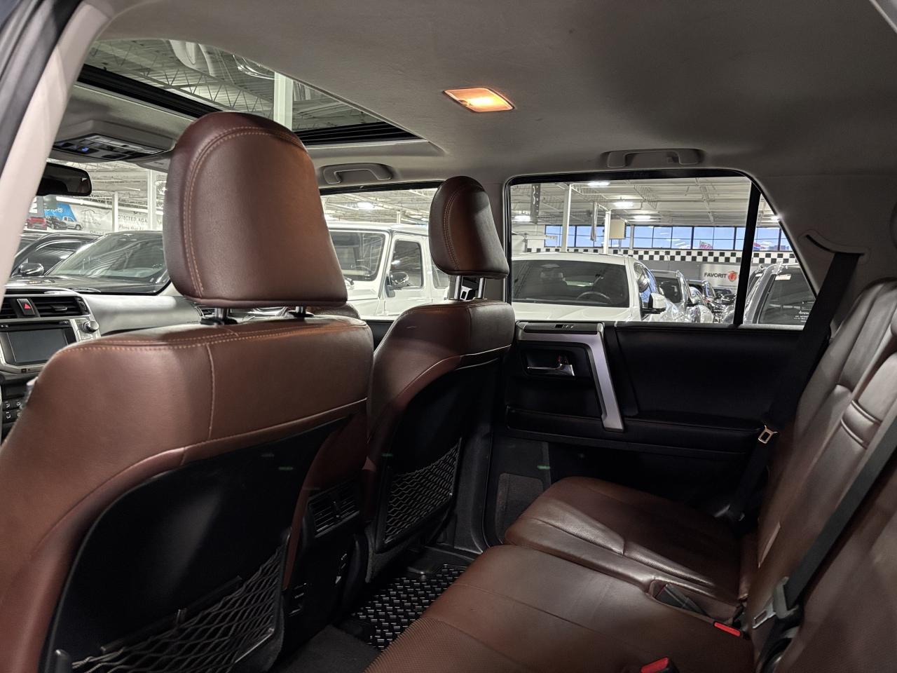 2018 Toyota 4Runner V6|4WD|NAV|BROWNLEATHER|SUNROOF|7PASSENGER|WOOD|++ Photo