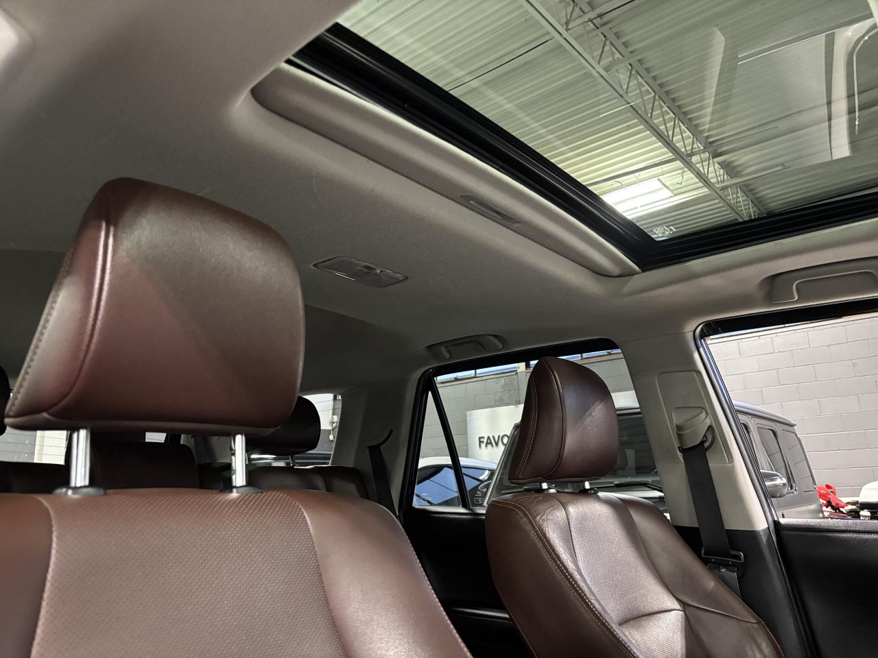 2018 Toyota 4Runner V6|4WD|NAV|BROWNLEATHER|SUNROOF|7PASSENGER|WOOD|++ Photo
