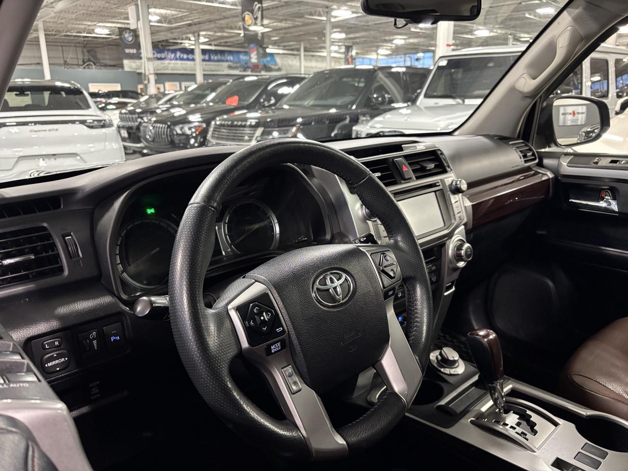 2018 Toyota 4Runner V6|4WD|NAV|BROWNLEATHER|SUNROOF|7PASSENGER|WOOD|++ Photo