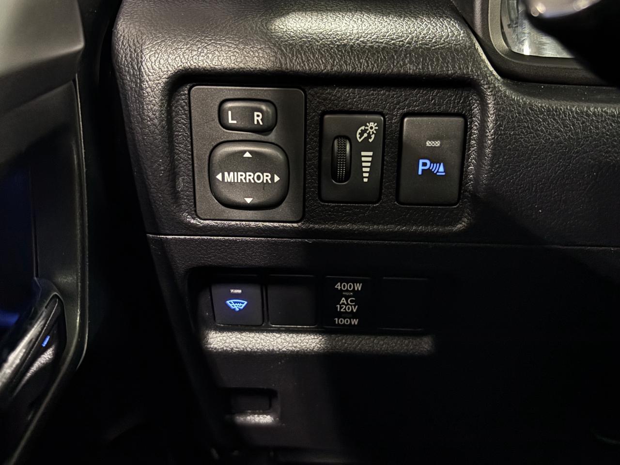 2018 Toyota 4Runner V6|4WD|NAV|BROWNLEATHER|SUNROOF|7PASSENGER|WOOD|++ Photo