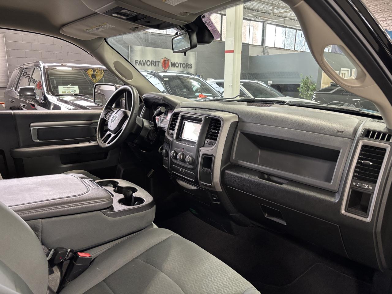 2016 RAM 1500 Express|V8HEMI|4X4|BACKUPCAM|PIONEERDECK|BENCHSEAT Photo