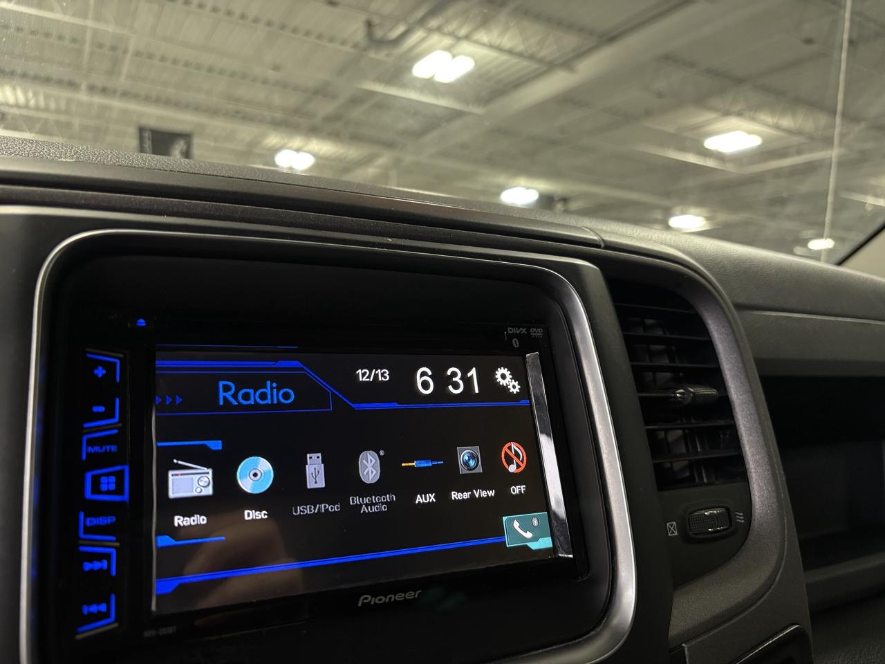 2016 RAM 1500 Express|V8HEMI|4X4|BACKUPCAM|PIONEERDECK|BENCHSEAT Photo