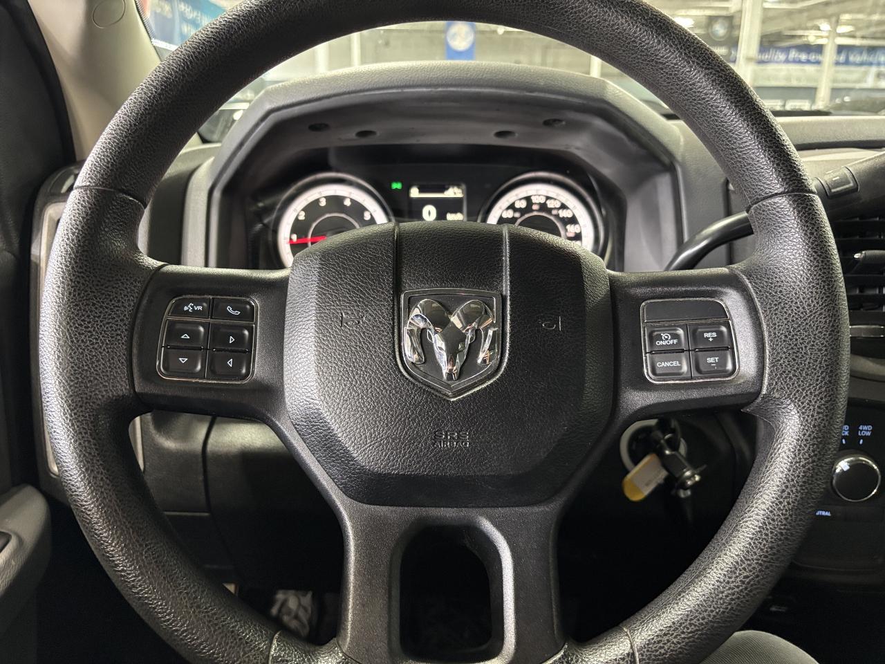 2016 RAM 1500 Express|V8HEMI|4X4|BACKUPCAM|PIONEERDECK|BENCHSEAT Photo