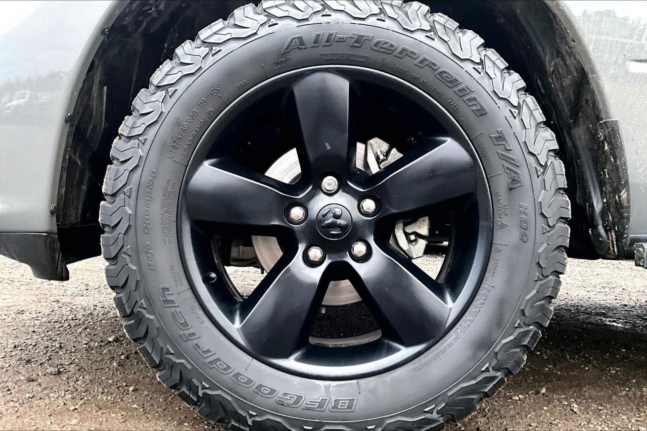 2022 RAM 1500 Classic Ceramic Grey Crew | 5.7 V8 | Max Tow | 4X4 Photo