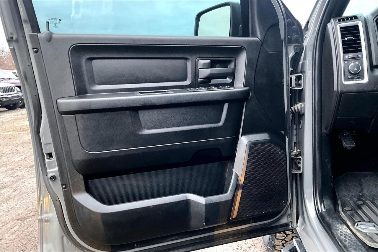 2022 RAM 1500 Classic Ceramic Grey Crew | 5.7 V8 | Max Tow | 4X4 Photo