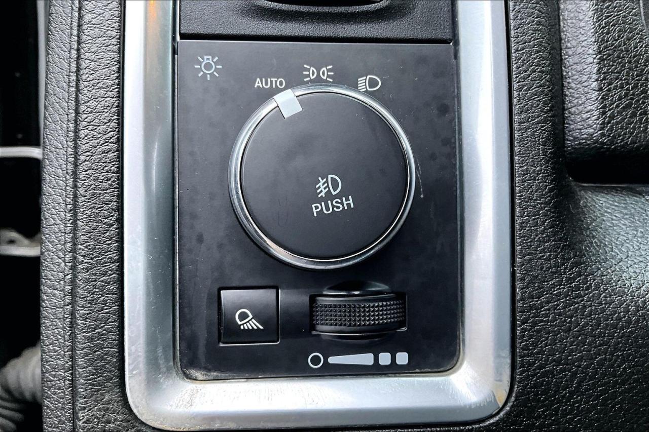 2022 RAM 1500 Classic Ceramic Grey Crew | 5.7 V8 | Max Tow | 4X4 Photo