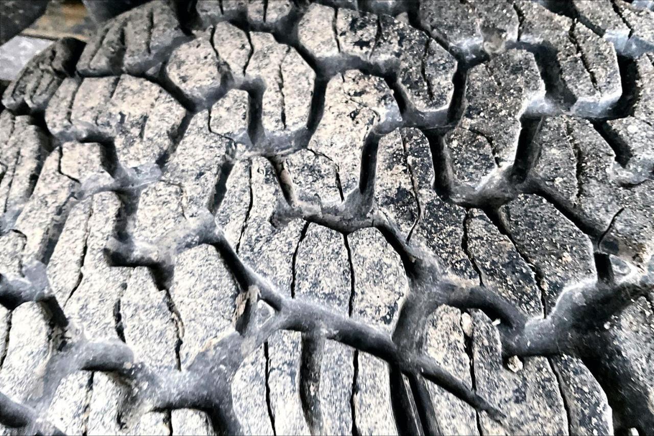 2022 RAM 1500 Classic Ceramic Grey Crew | 5.7 V8 | Max Tow | 4X4 Photo