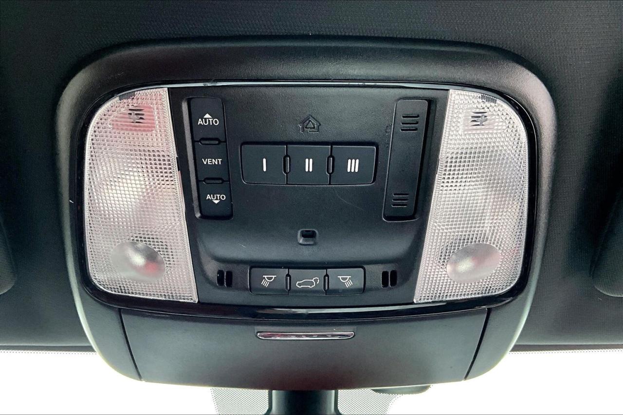 2022 Dodge Durango RT 6Seat | Blacktop | Sunroof | Tow Pkg | AWD Photo