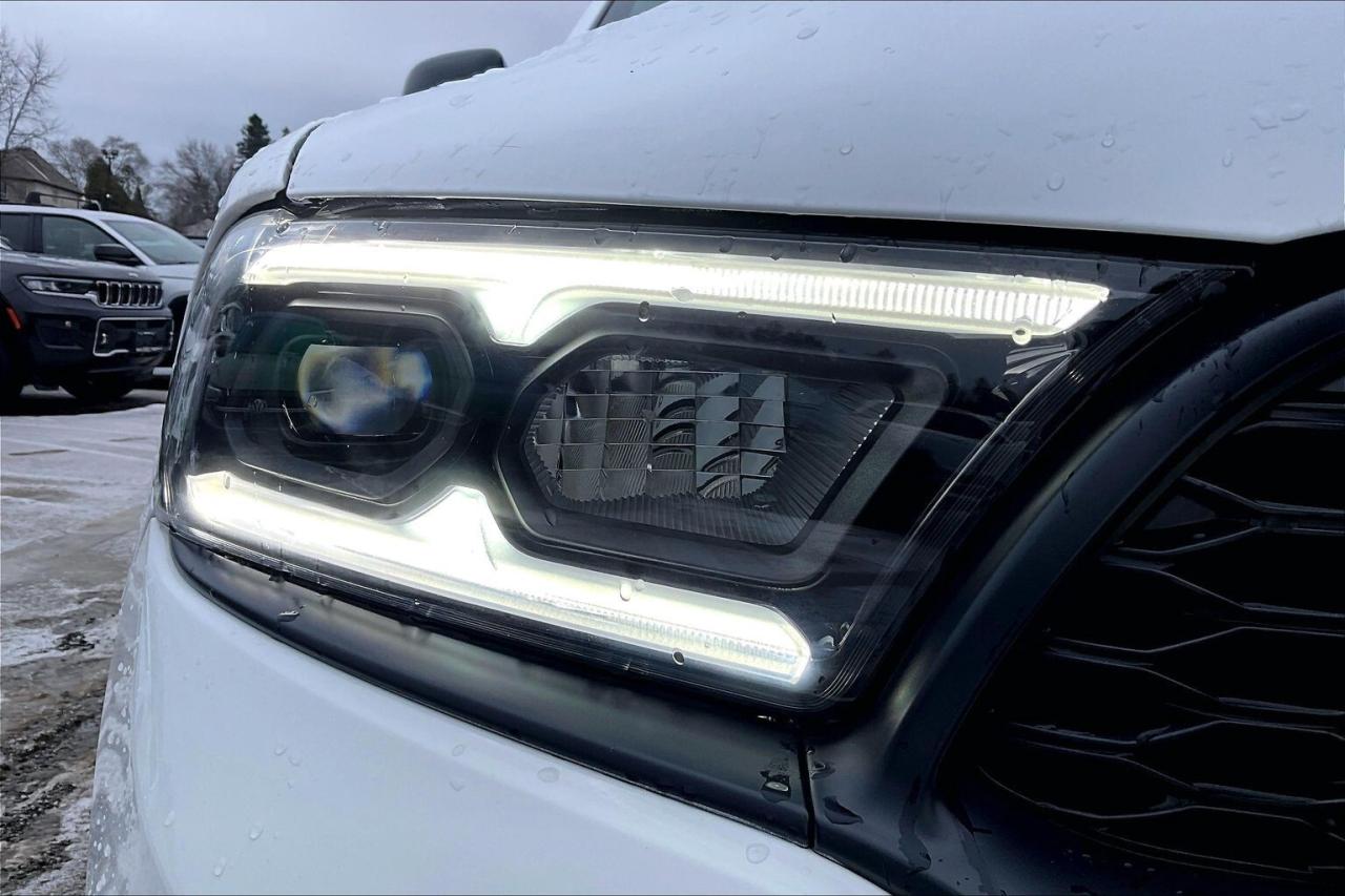 2022 Dodge Durango RT 6Seat | Blacktop | Sunroof | Tow Pkg | AWD Photo