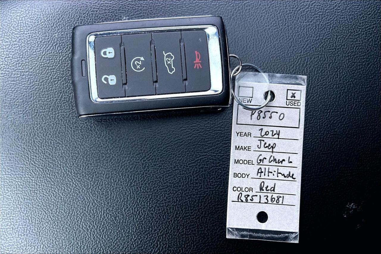 2024 Jeep Grand Cherokee L L Altitude | 7 Seats | Sunroof | SafetyTec | 4X4 Photo