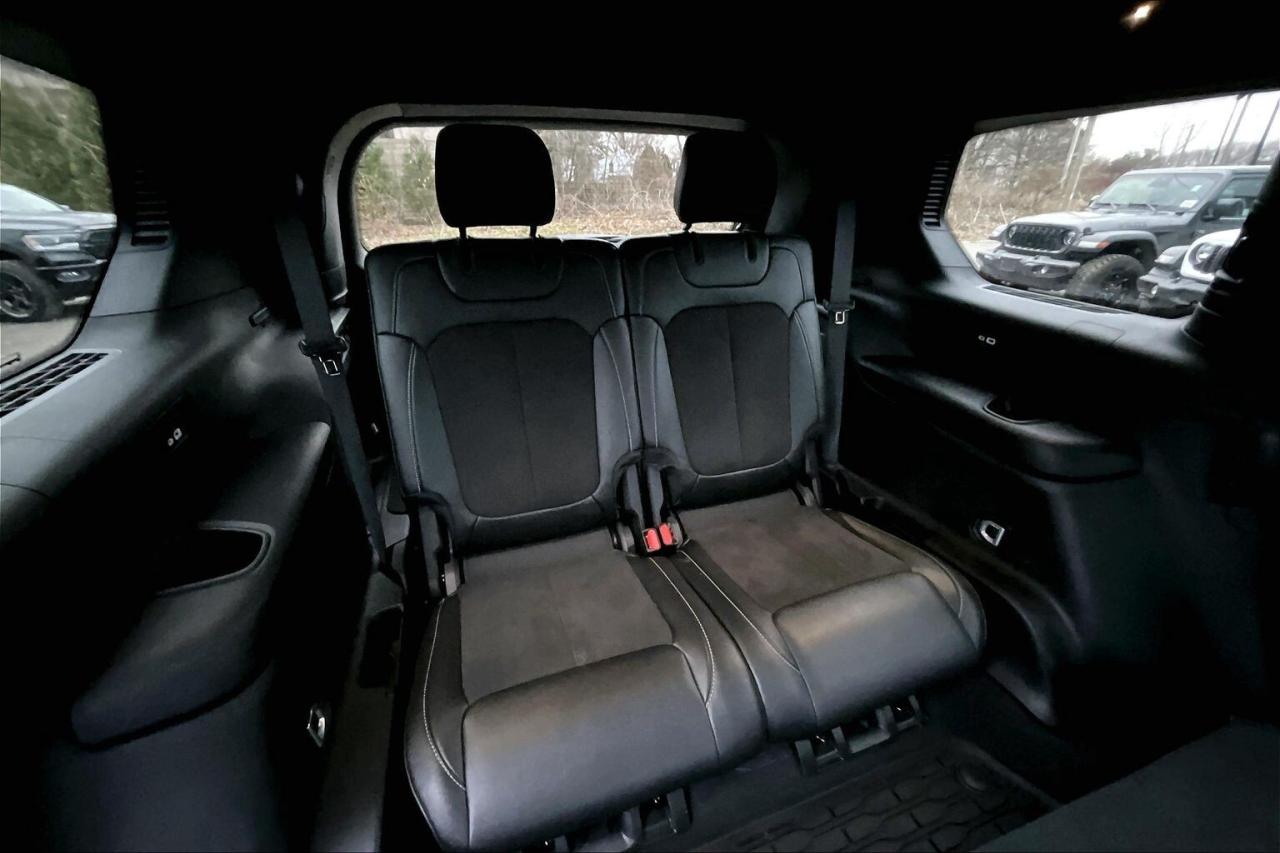 2024 Jeep Grand Cherokee L L Altitude | 7 Seats | Sunroof | SafetyTec | 4X4 Photo