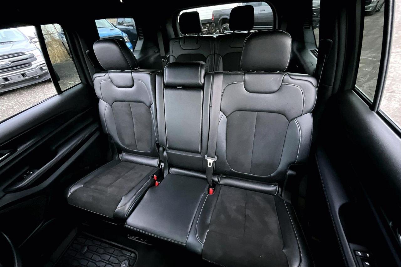 2024 Jeep Grand Cherokee L L Altitude | 7 Seats | Sunroof | SafetyTec | 4X4 Photo