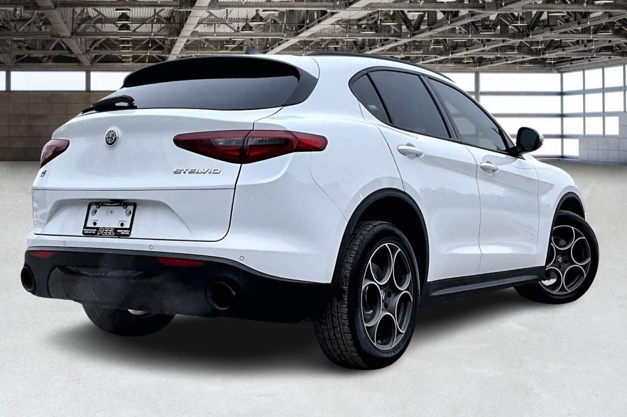 2022 Alfa Romeo Stelvio Sprint |Heated Leather |Panoroof |SafetyTech |AWD Photo
