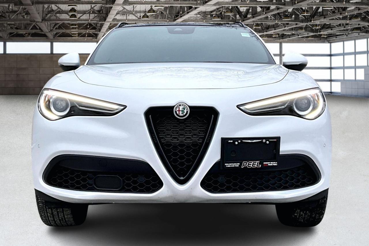 2022 Alfa Romeo Stelvio Sprint |Heated Leather |Panoroof |SafetyTech |AWD Photo
