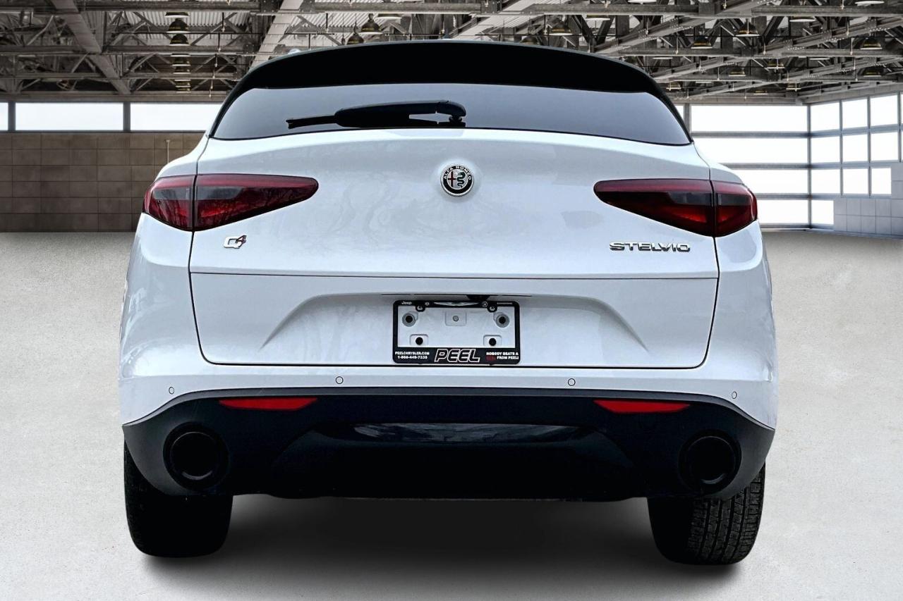 2022 Alfa Romeo Stelvio Sprint |Heated Leather |Panoroof |SafetyTech |AWD Photo3