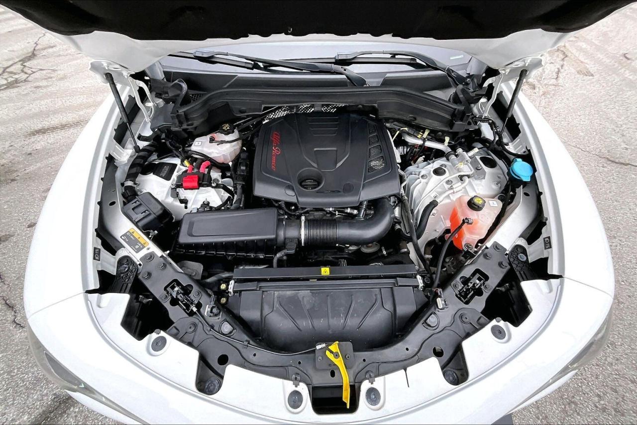 2022 Alfa Romeo Stelvio Sprint |Heated Leather |Panoroof |SafetyTech |AWD Photo