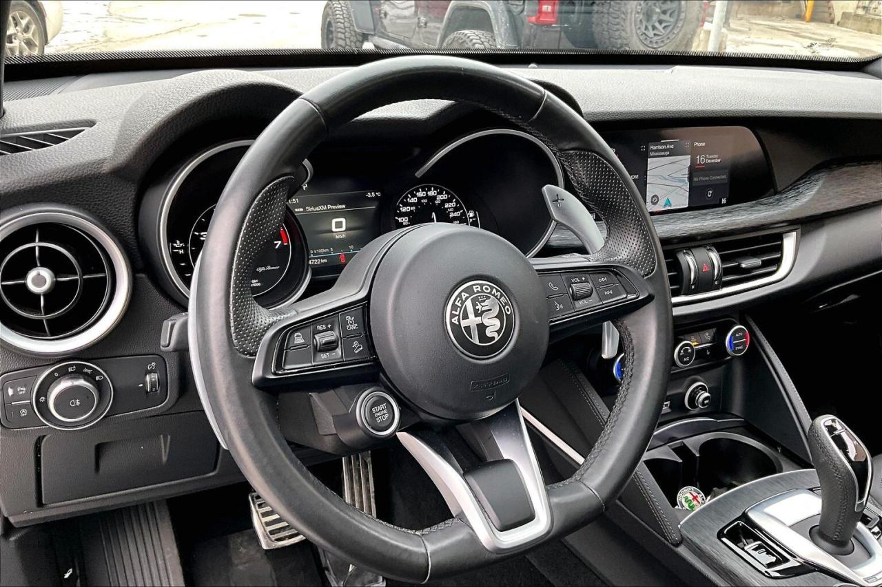 2022 Alfa Romeo Stelvio Sprint |Heated Leather |Panoroof |SafetyTech |AWD Photo