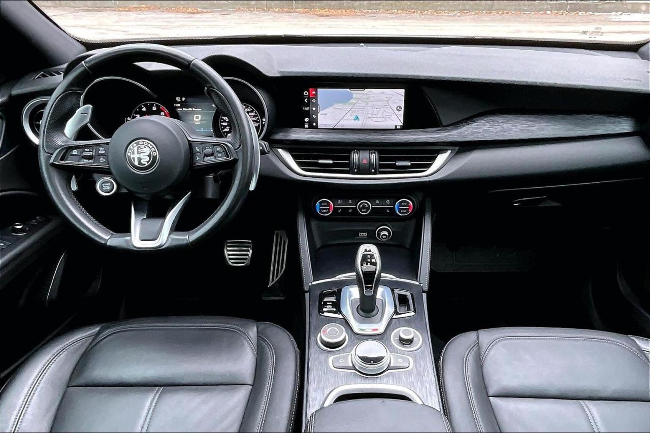 2022 Alfa Romeo Stelvio Sprint |Heated Leather |Panoroof |SafetyTech |AWD Photo
