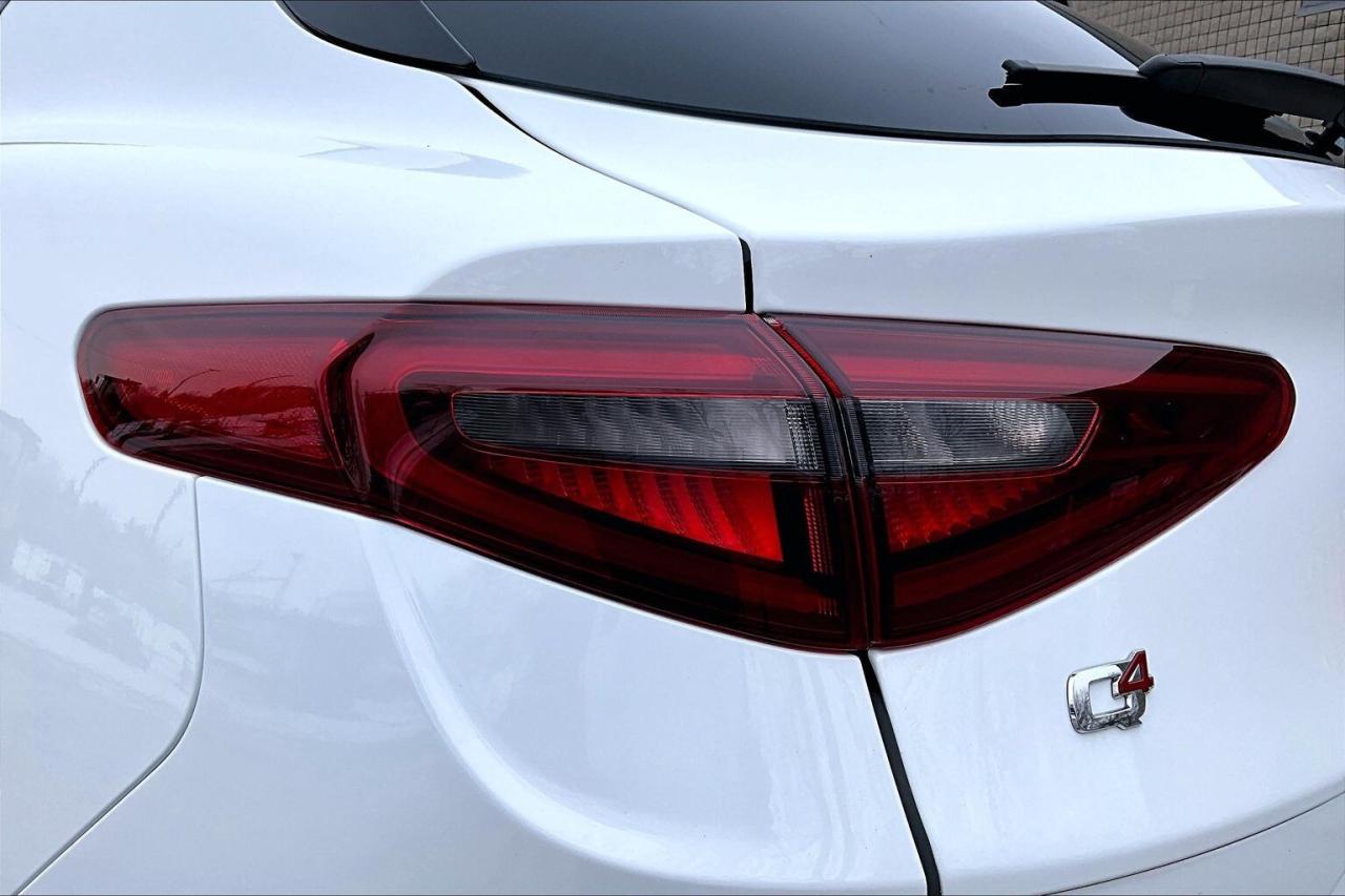 2022 Alfa Romeo Stelvio Sprint |Heated Leather |Panoroof |SafetyTech |AWD Photo