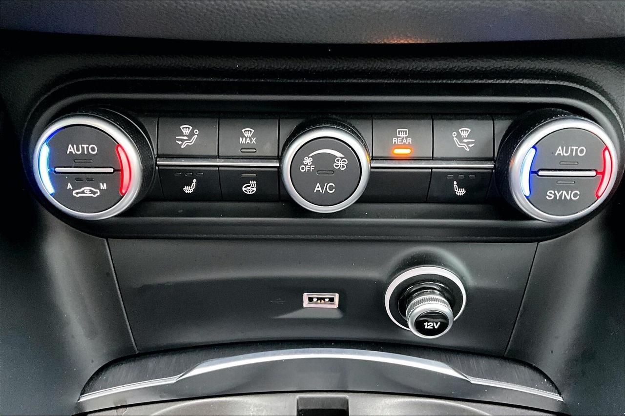 2022 Alfa Romeo Stelvio Sprint |Heated Leather |Panoroof |SafetyTech |AWD Photo