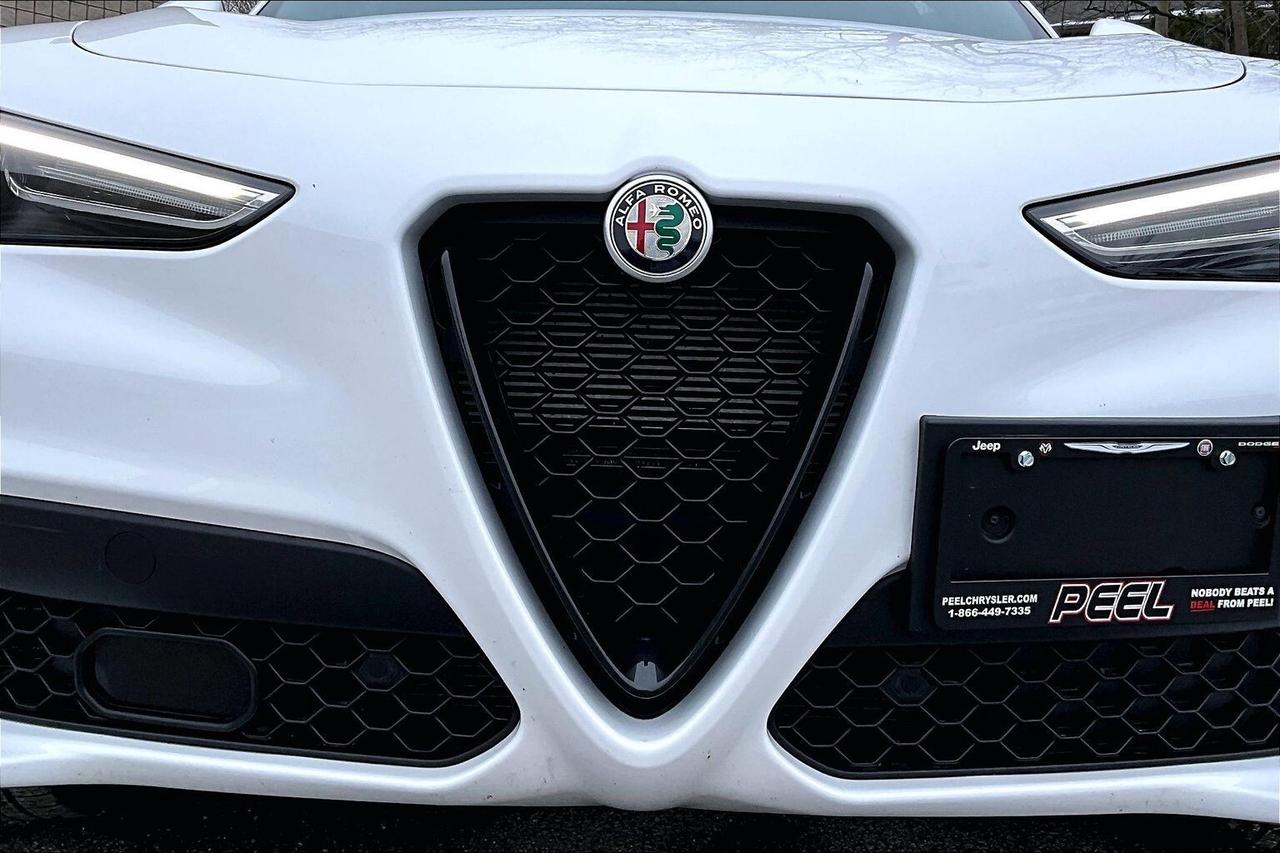 2022 Alfa Romeo Stelvio Sprint |Heated Leather |Panoroof |SafetyTech |AWD Photo