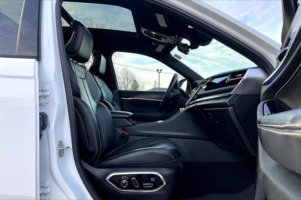 2024 Jeep Grand Cherokee L Overland | LuxTechIV | ProTechIII | McIntosh | 4X4 Photo